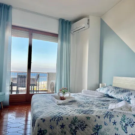 Bilocale Vista Mare E Parcheggio Privato Sanremo