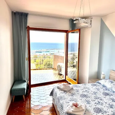 Bilocale Vista Mare E Parcheggio Privato Appartement *