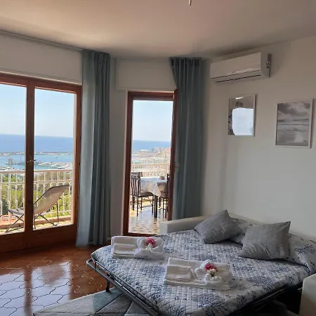 Bilocale Vista Mare E Parcheggio Privato * Sanremo
