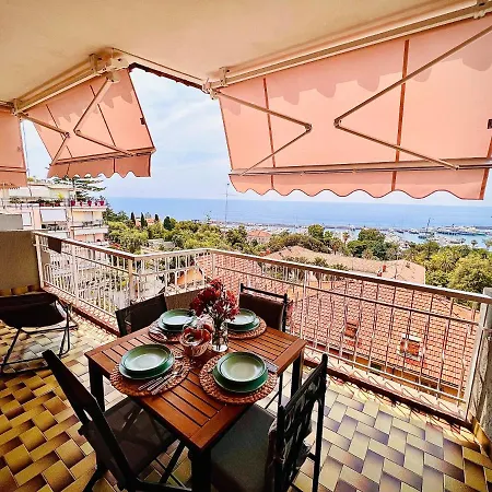Bilocale Vista Mare E Parcheggio Privato 圣雷默