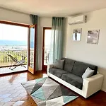 Apartment Bilocale Vista Mare E Parcheggio Privato *